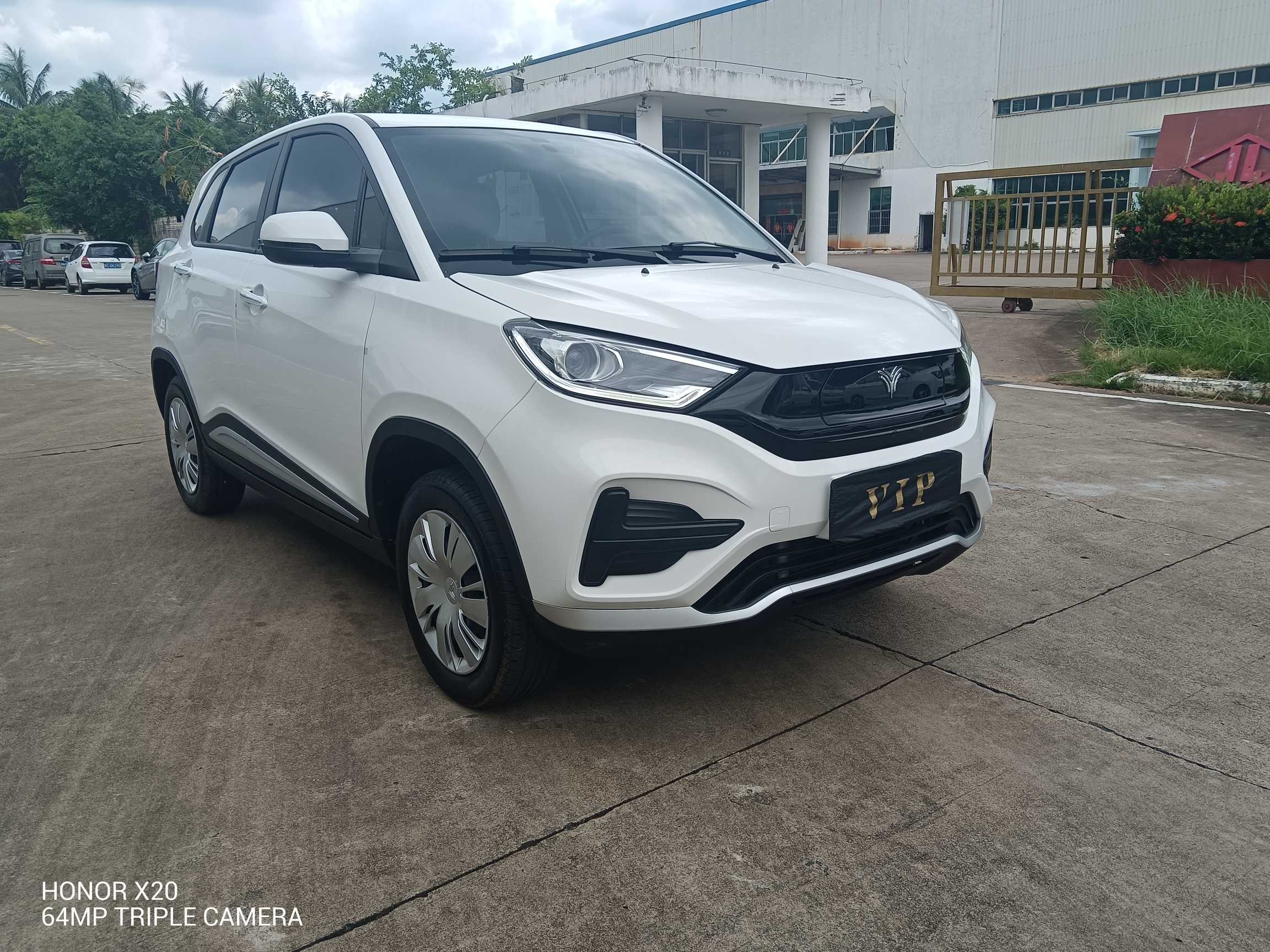 哪吒汽车 哪吒N01 2020 汽车图片 #3