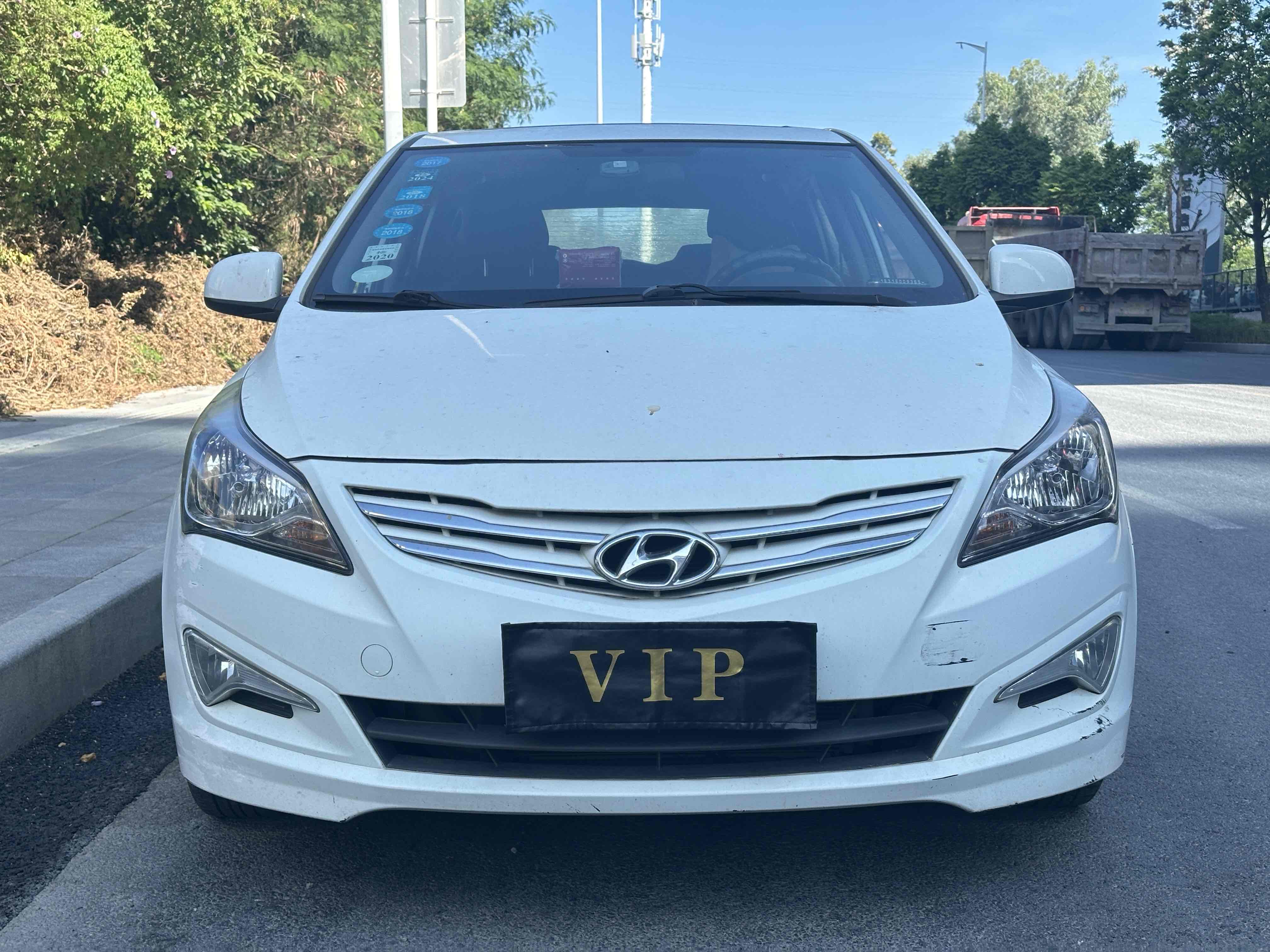 Hyundai Reina Hatchback 2016 imagem de carro #3