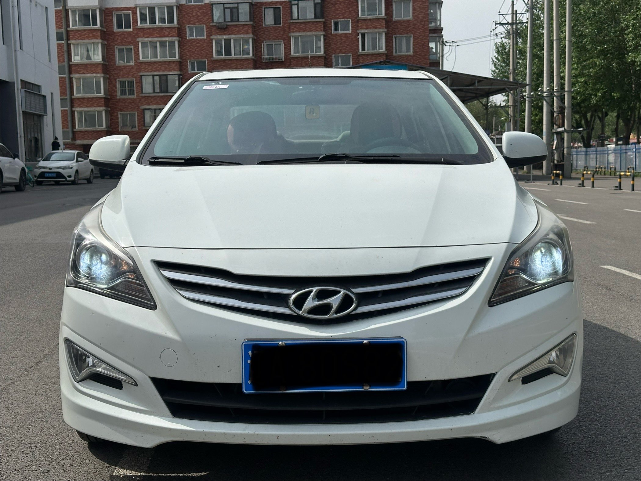 Hyundai Reina 2014 car image #3