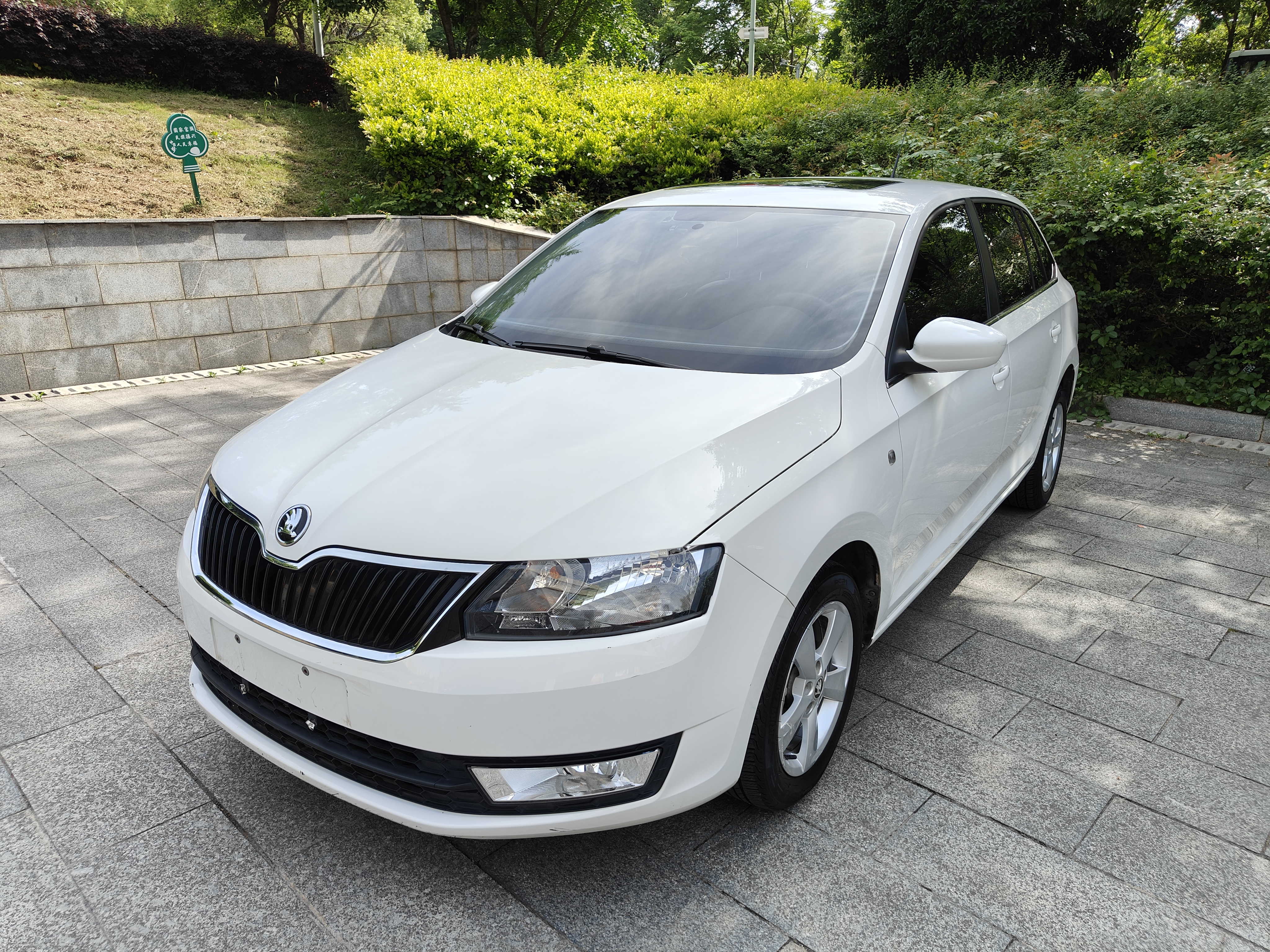Skoda Rapid Spaceback 2016 immagine di auto #3