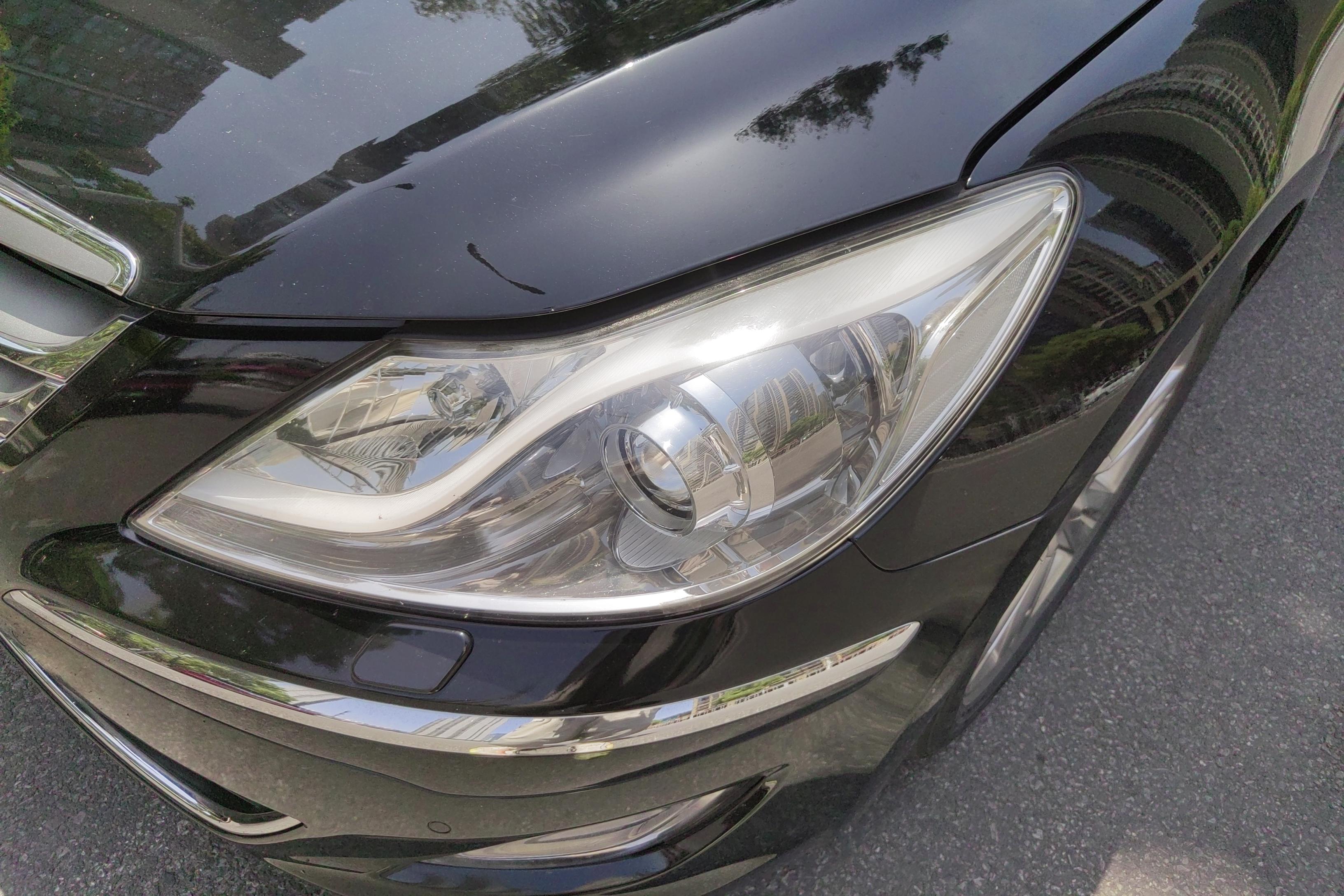 Hyundai Rohens 2014 car image #3