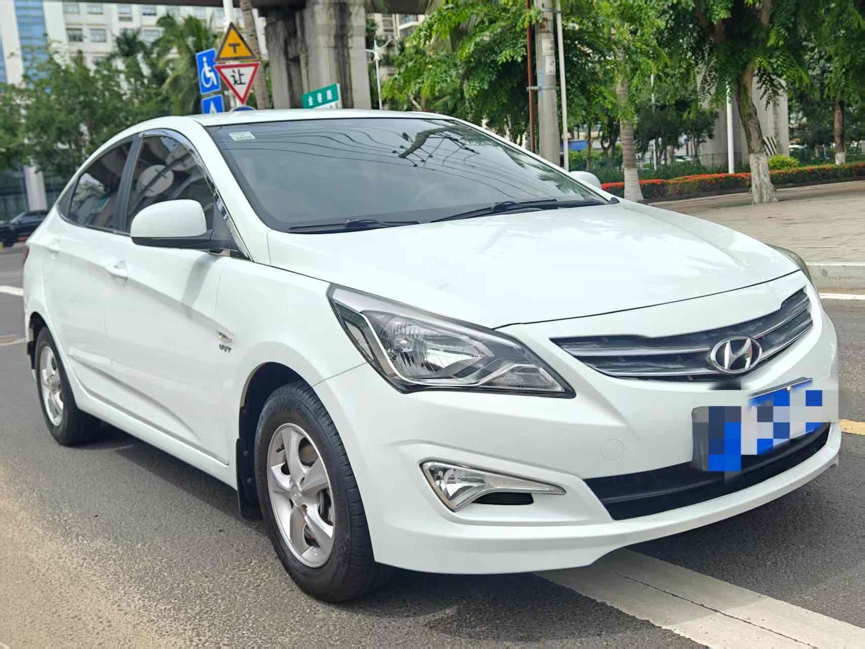 Hyundai Reina 2016 car image #3