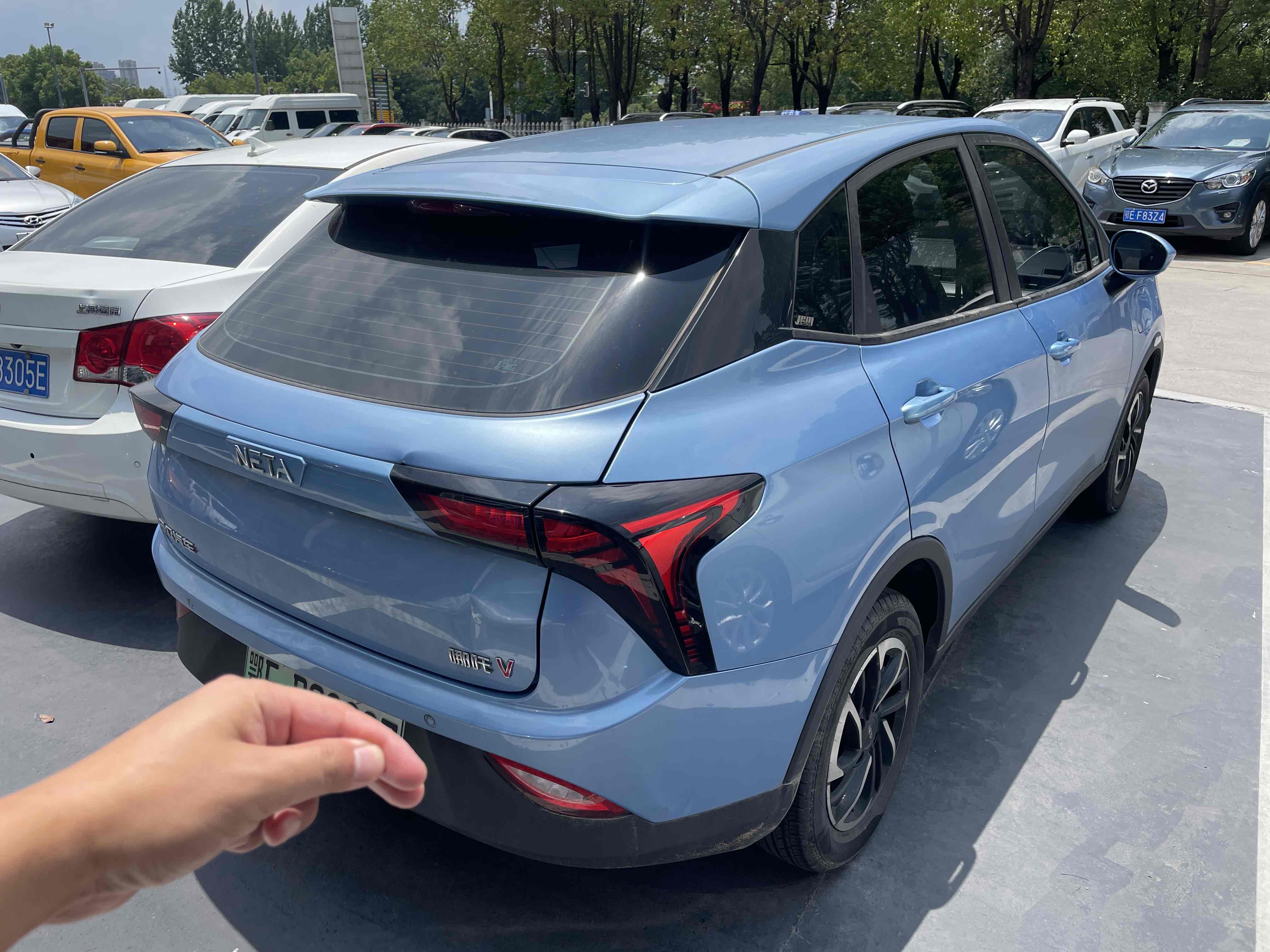 哪吒汽车 哪吒N01 2021 汽车图片 #3