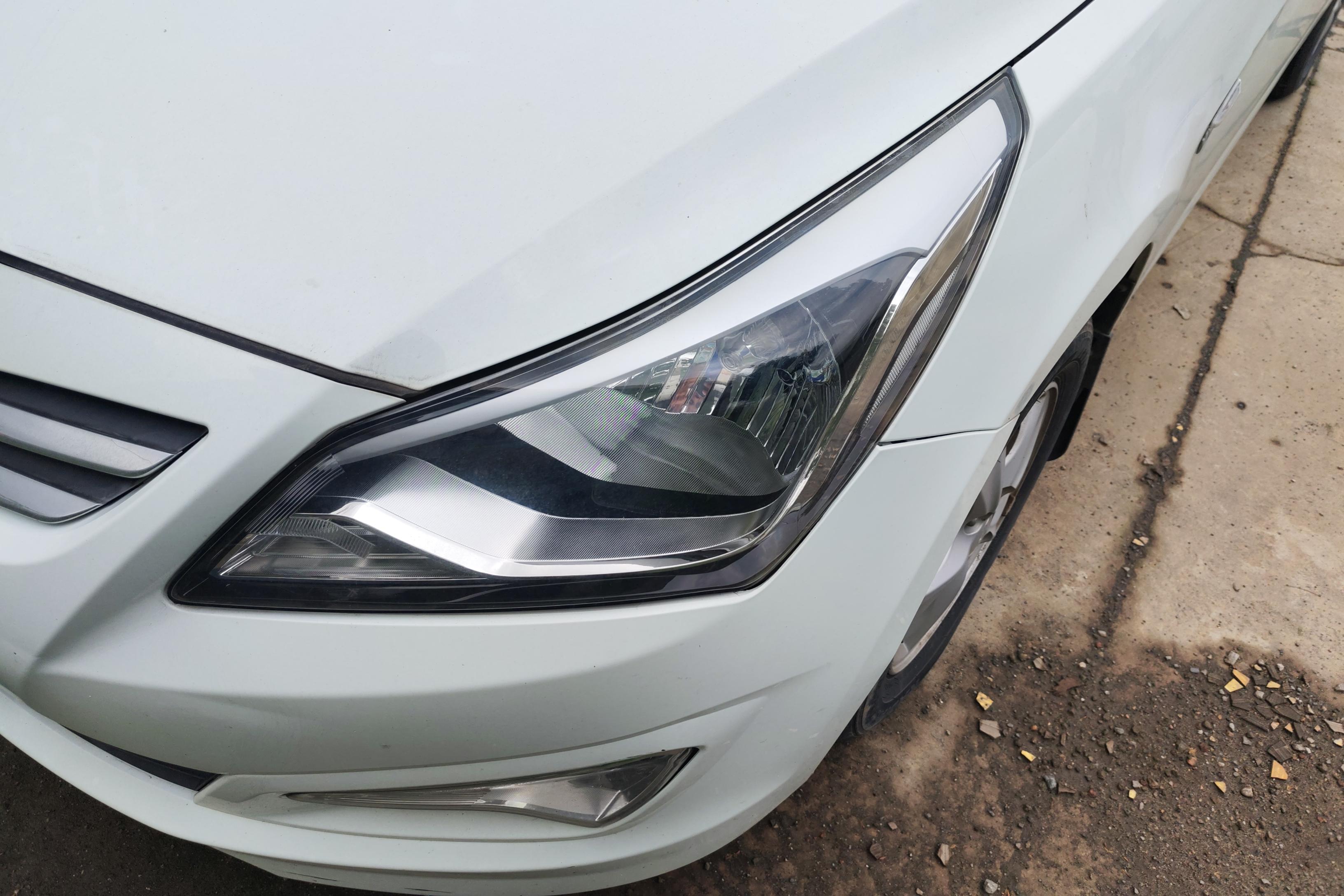 Hyundai Reina 2015 car image #3