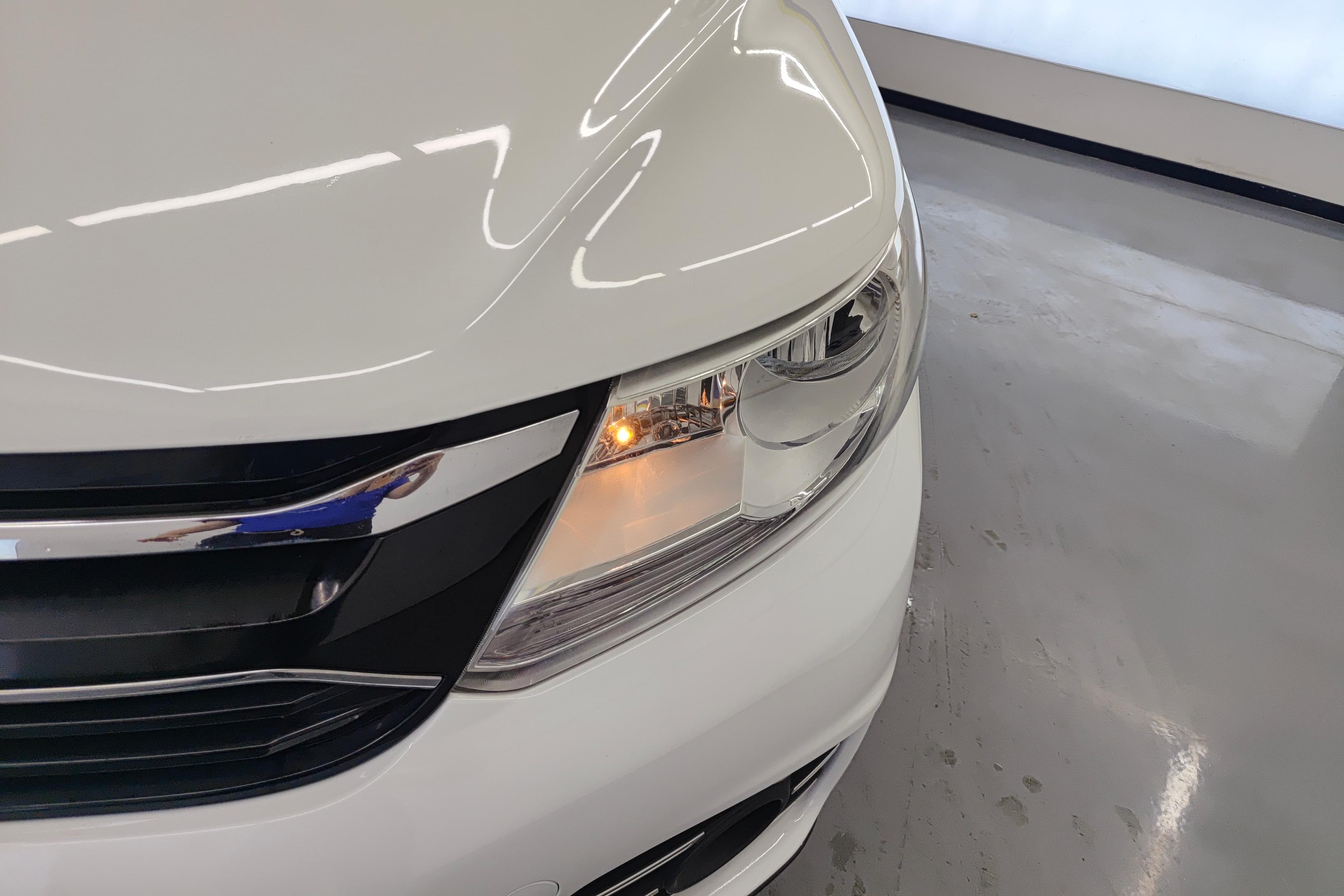 Forthing JOYEAR XV 2017 car image #3