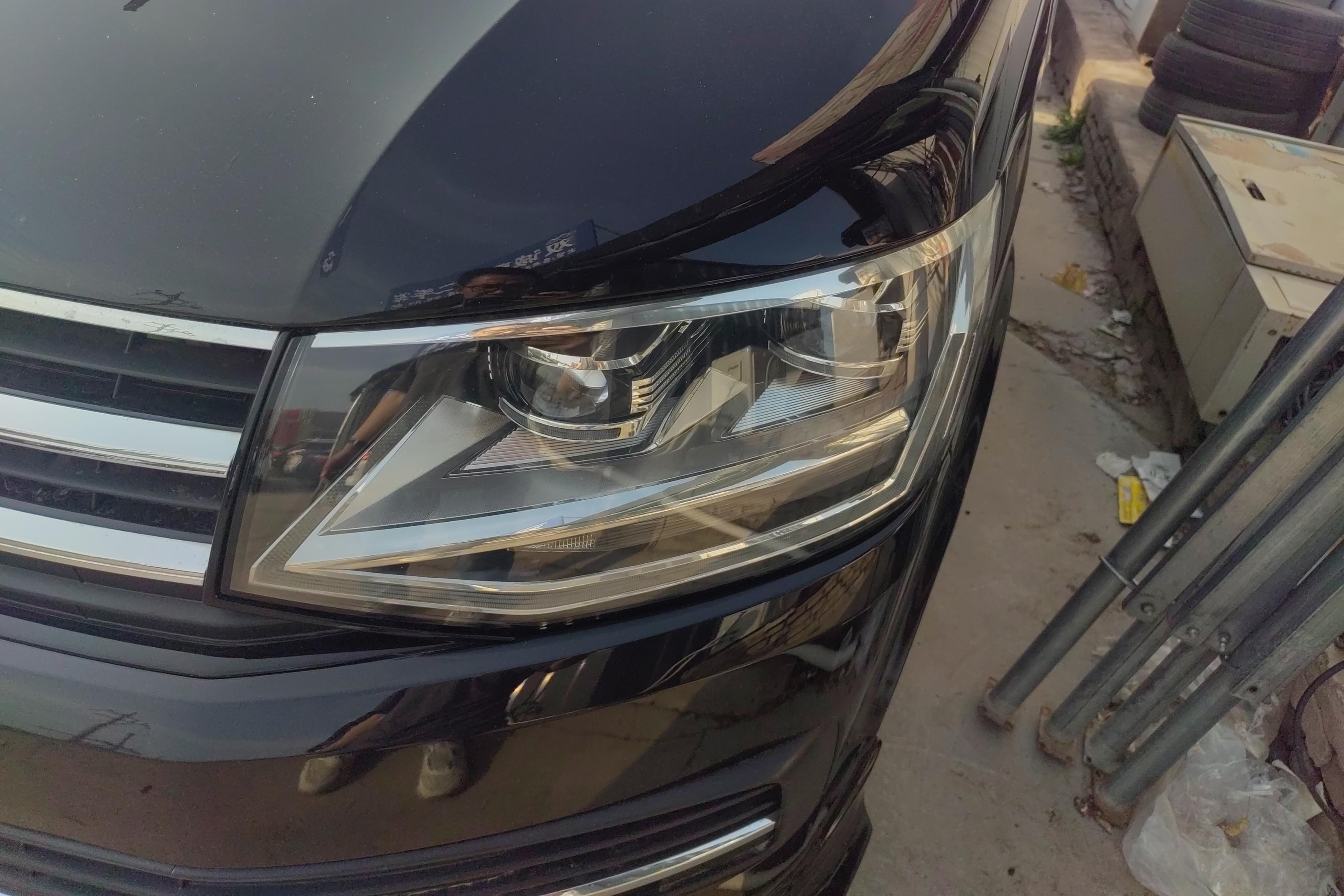 Volkswagen Caravelle 2017 car image #3