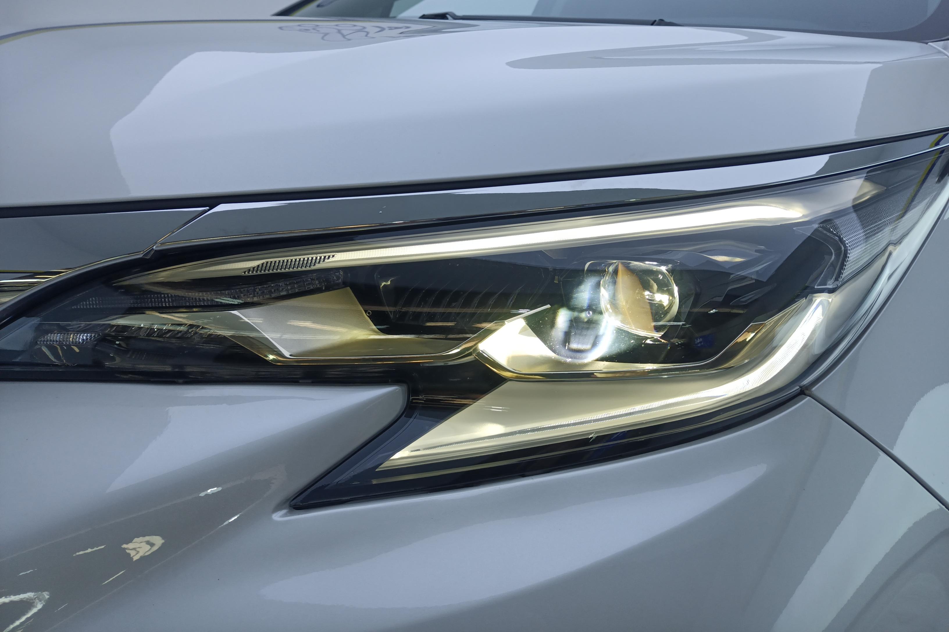 Toyota Granvia 2024 immagine di auto #3