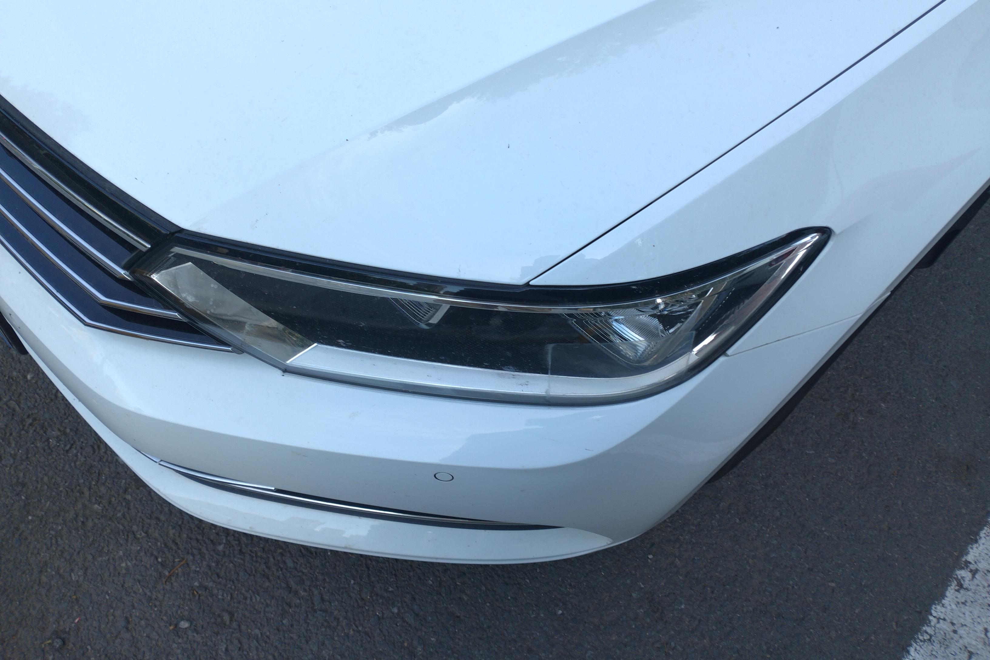 Volkswagen Passat Variant 2017 immagine di auto #3