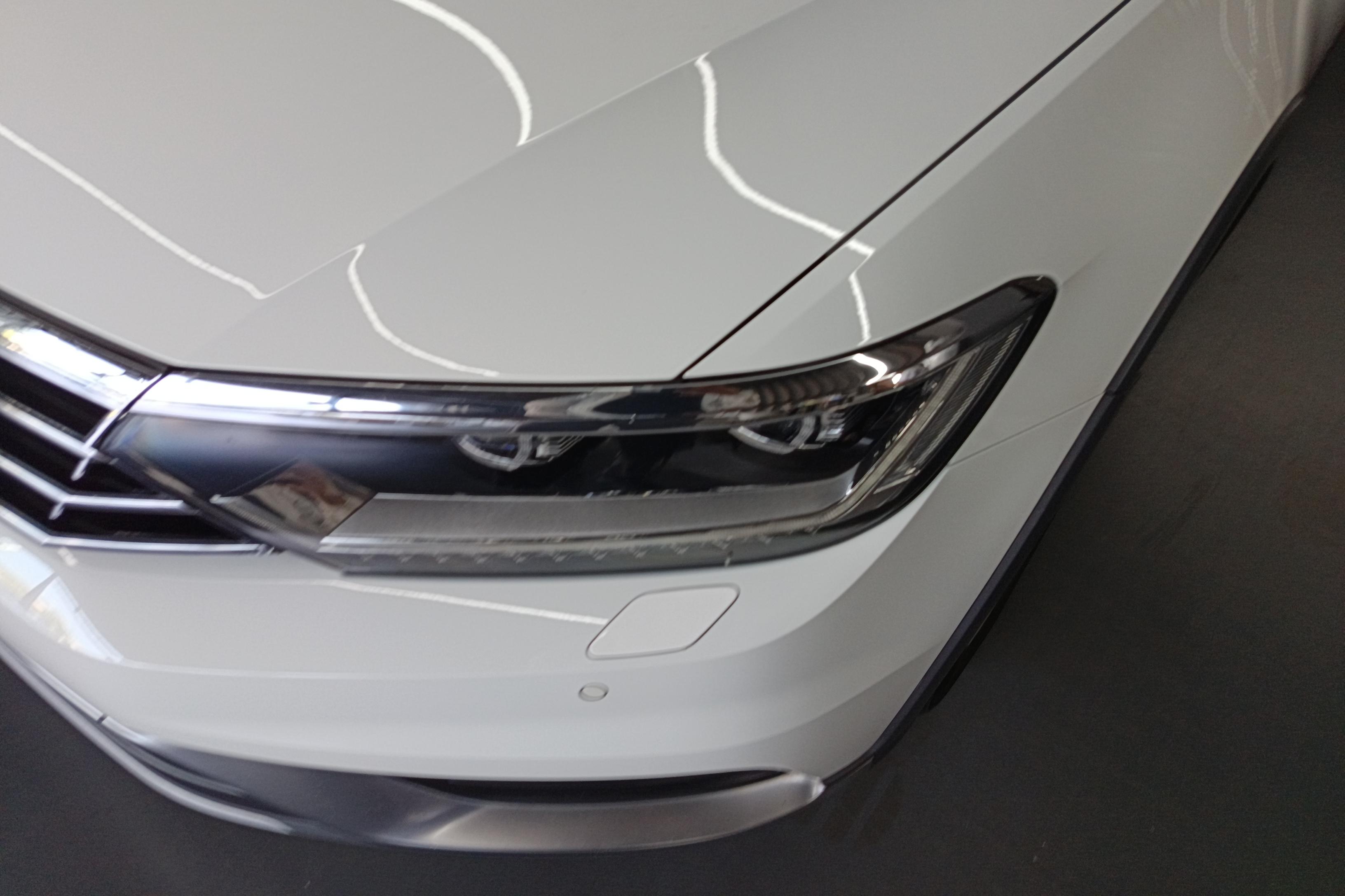 Volkswagen Passat Variant 2018 immagine di auto #3