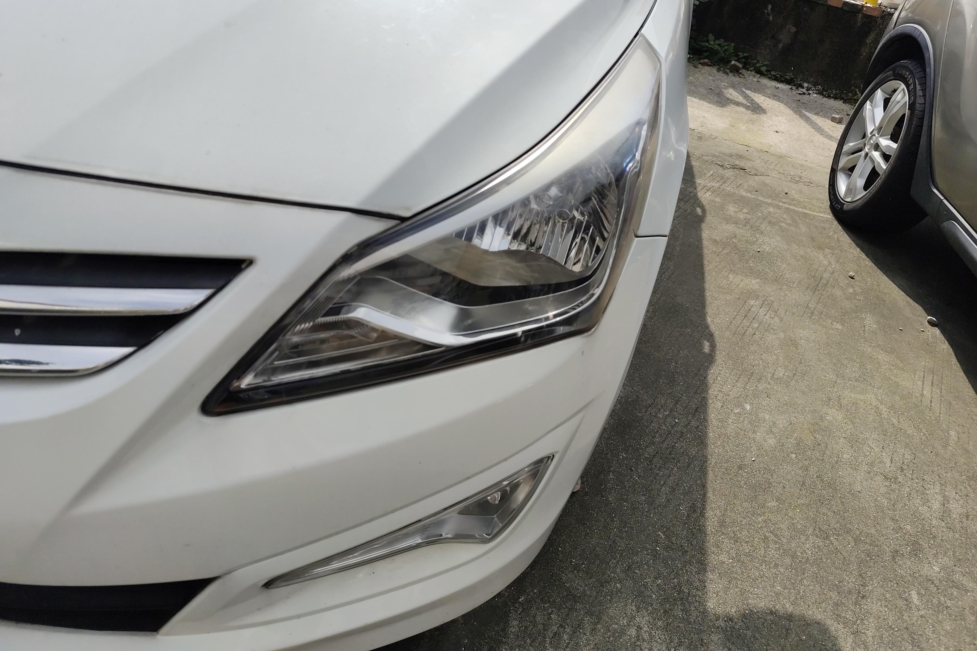 Hyundai Reina 2016 car image #3