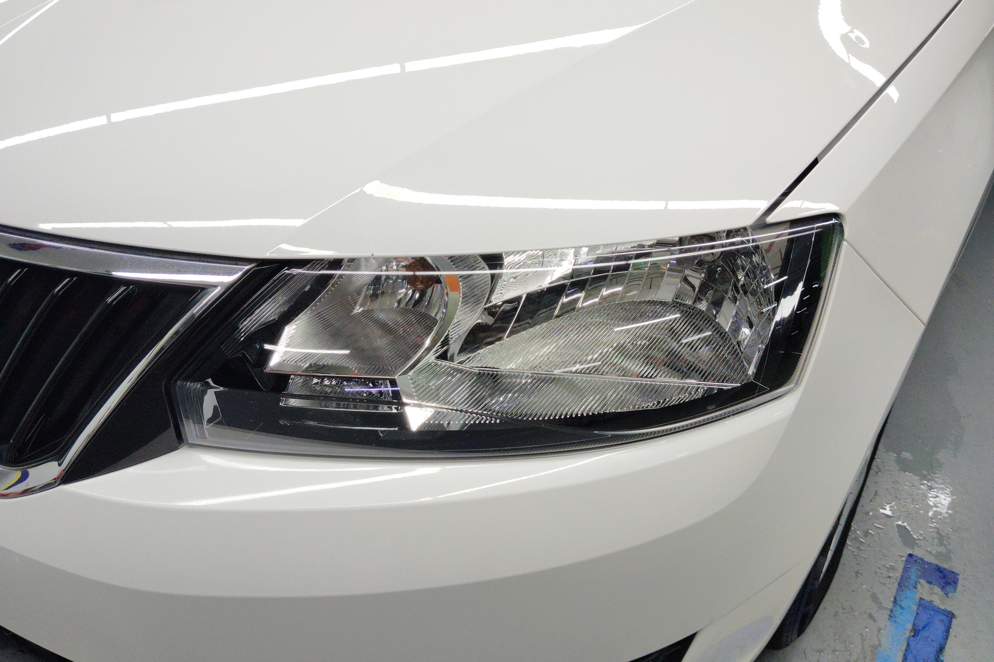 Skoda Rapid Spaceback 2016 car image #3