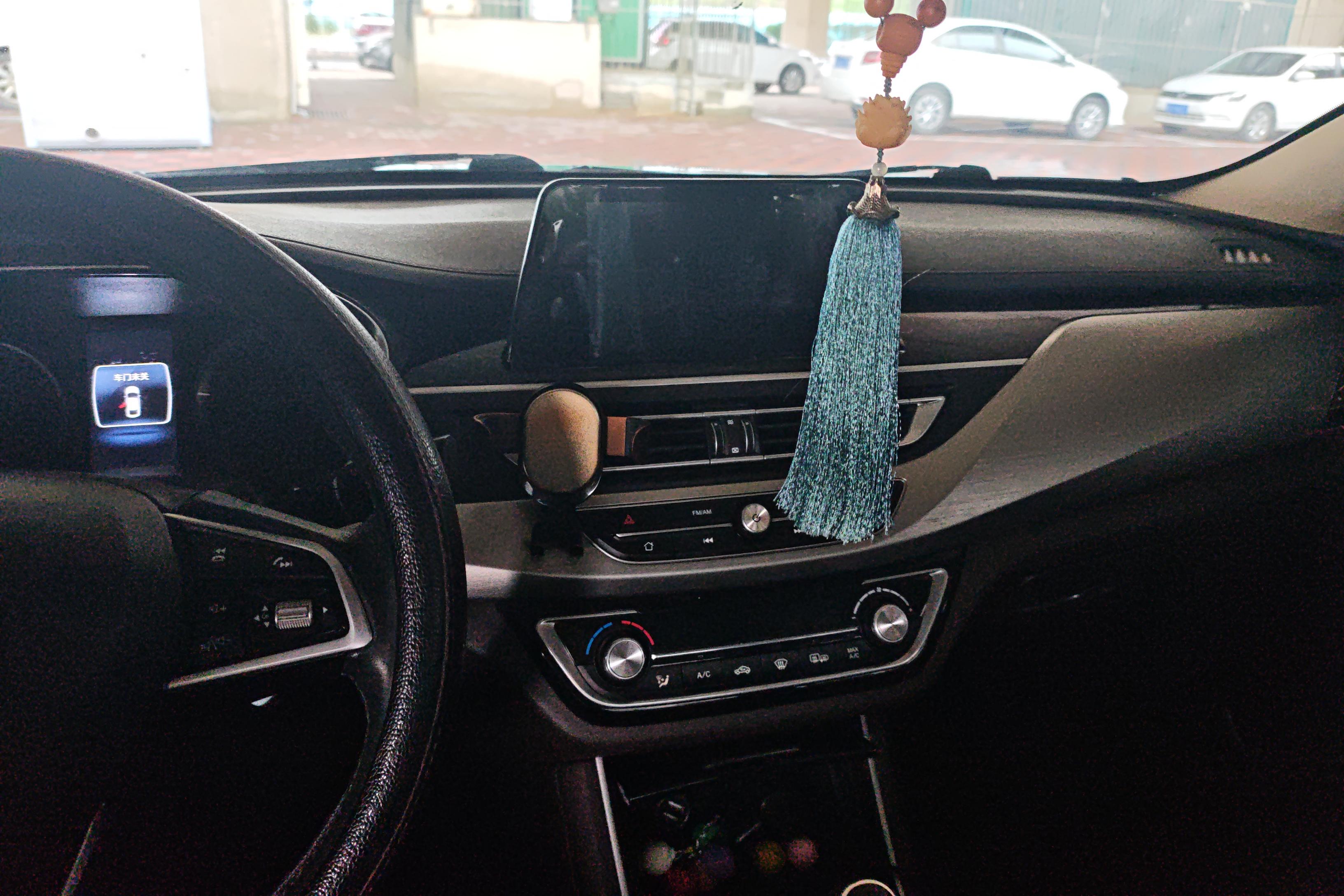 Changan Raeton 2018 #3 Changan Raeton 2018 car image #3