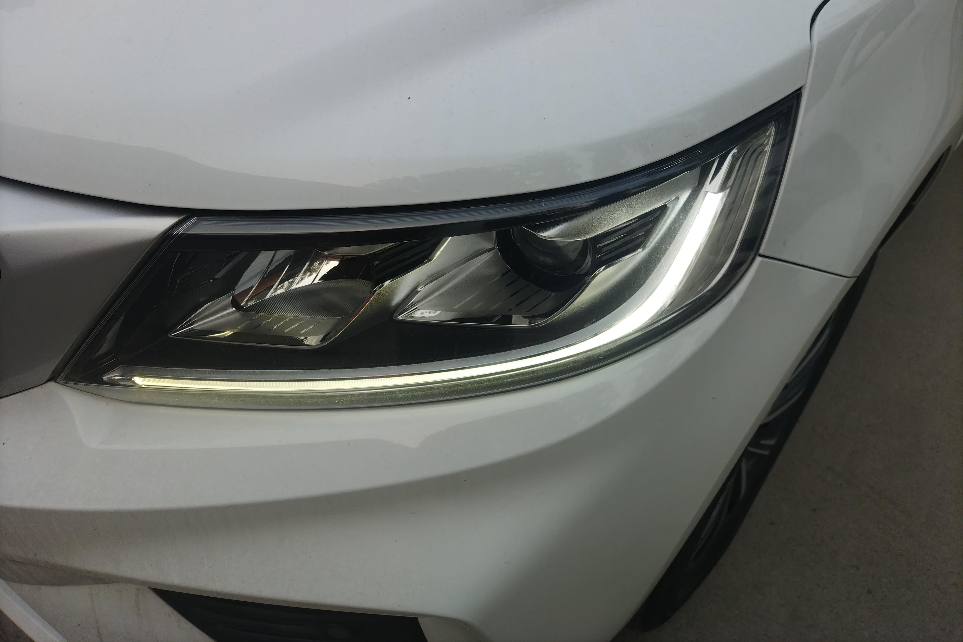 GEELY Vision 2020 car image #3