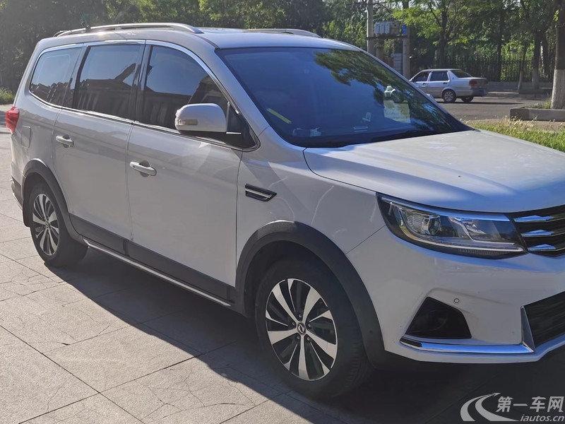 Forthing JOYEAR X6 2017 car image #3