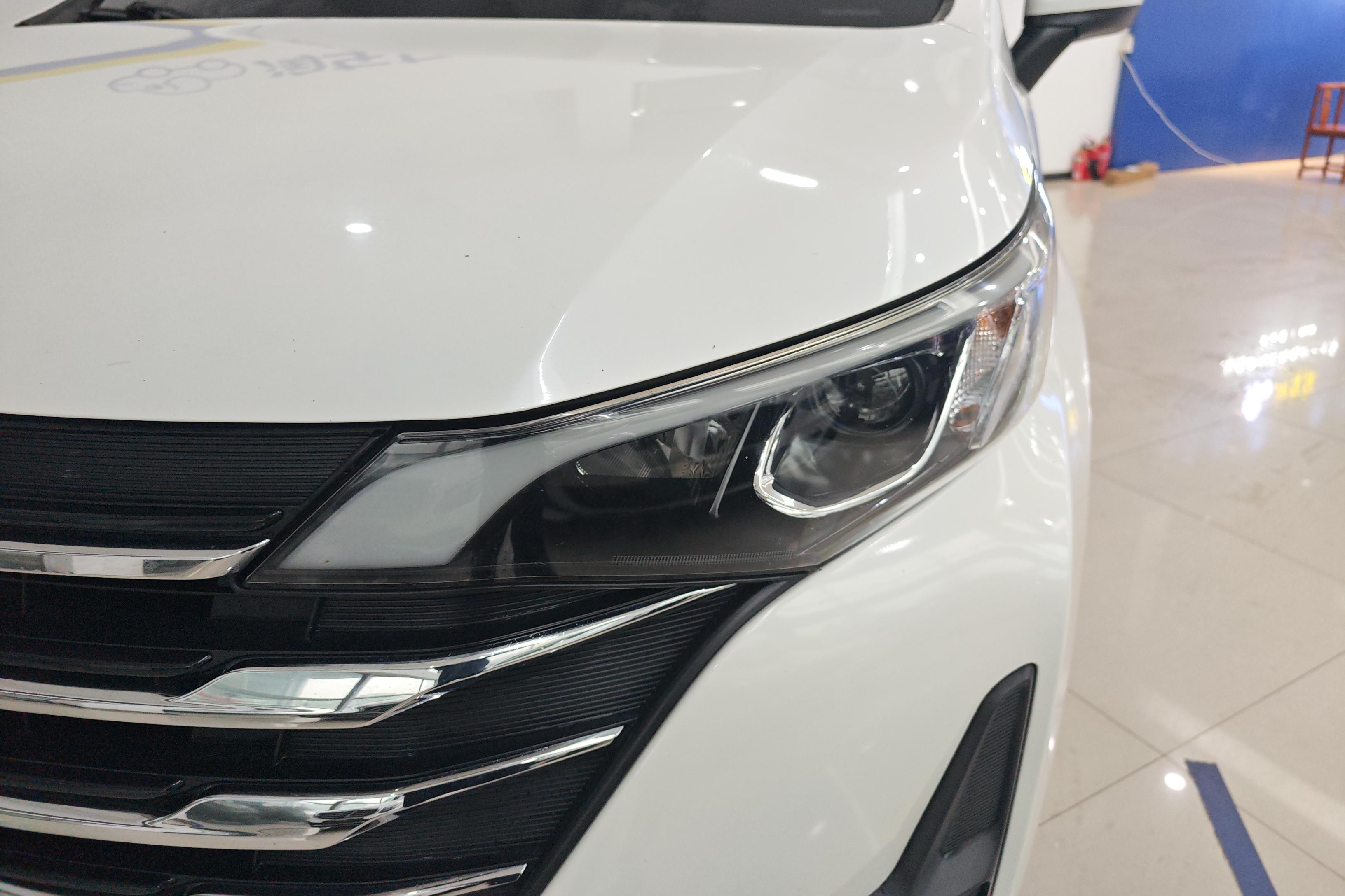 GAC Trumpchi M6 2019 car image #3