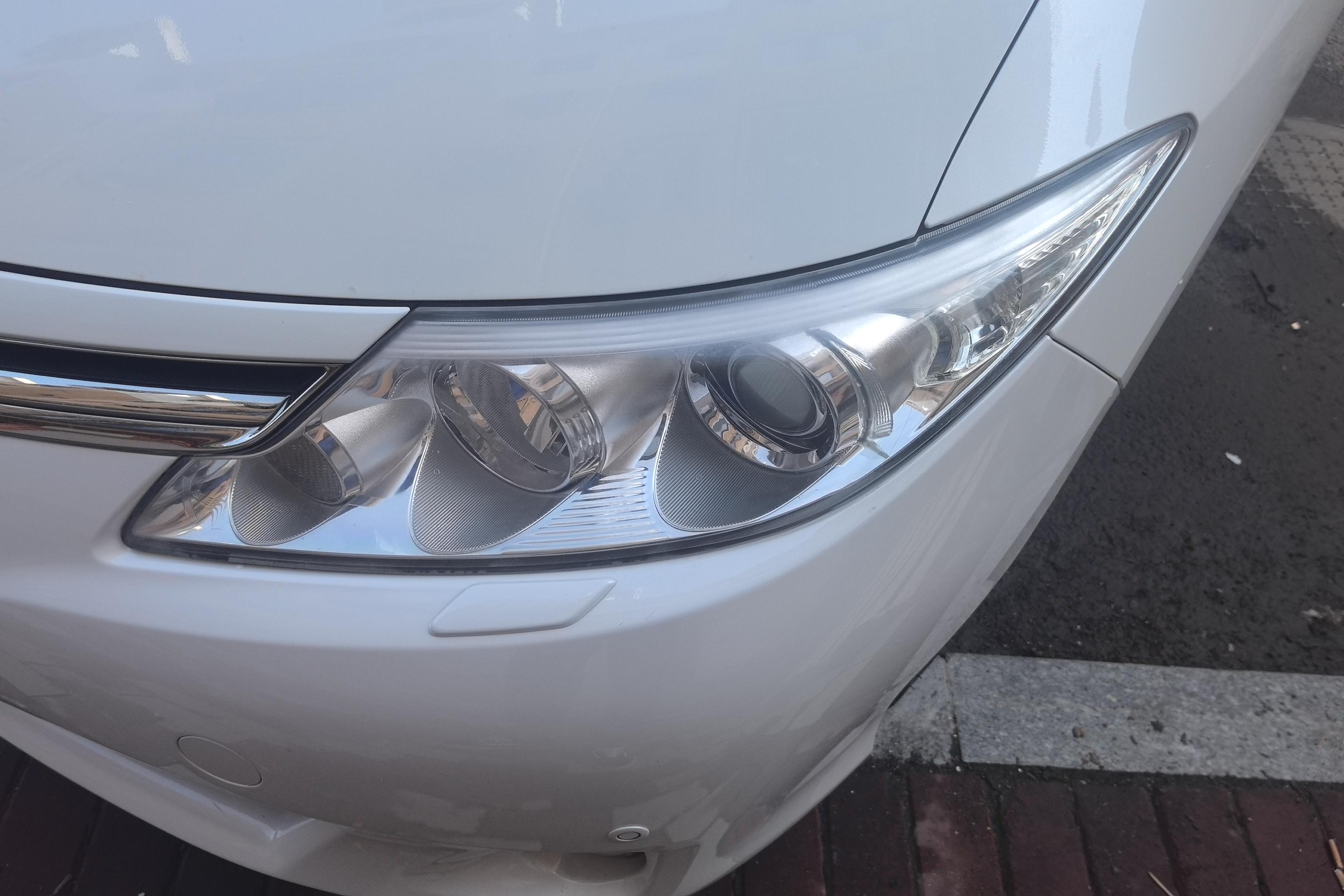 Toyota Previa 2012 car image #3