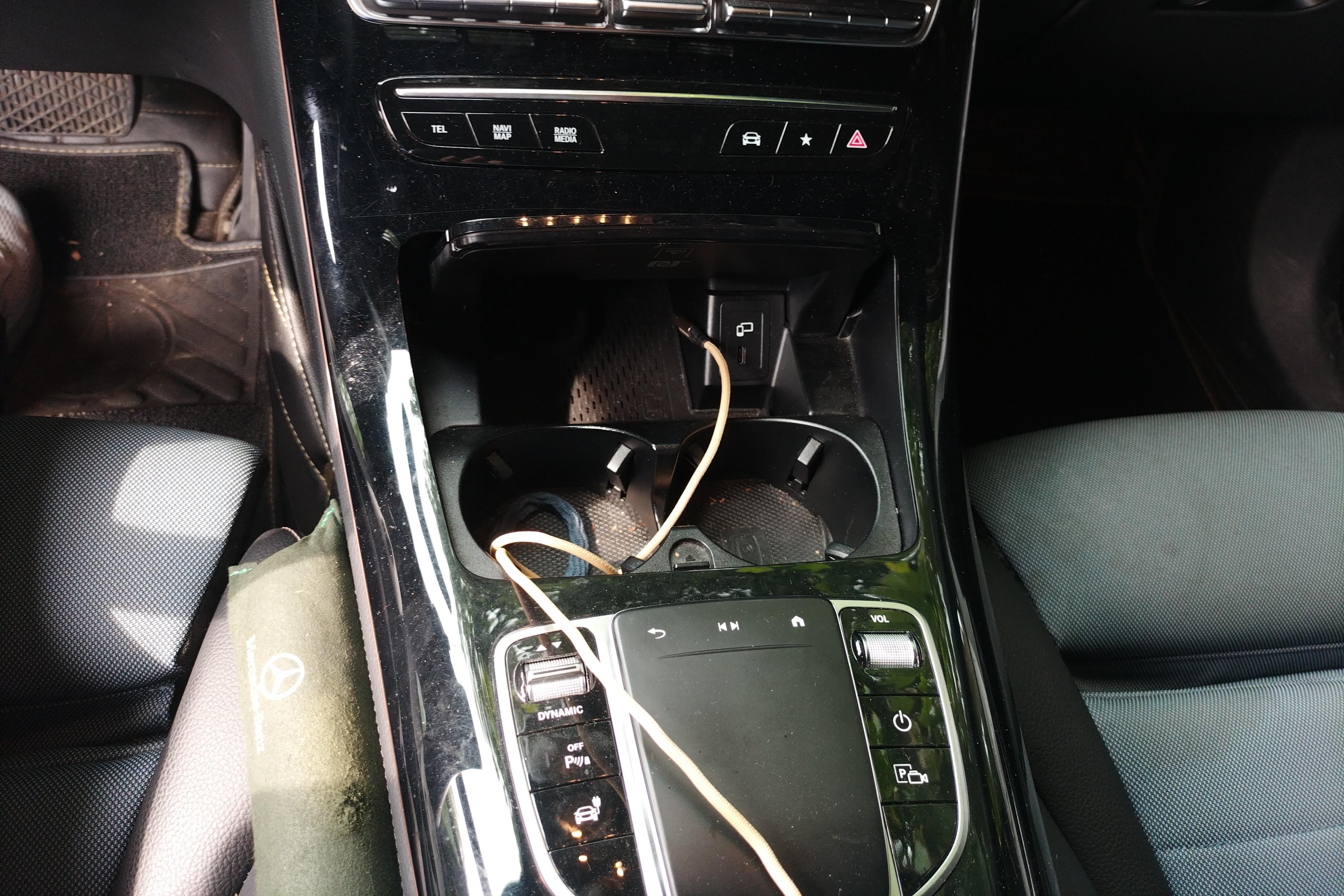 Mercedes-Benz EQC Class 2021 car image #3