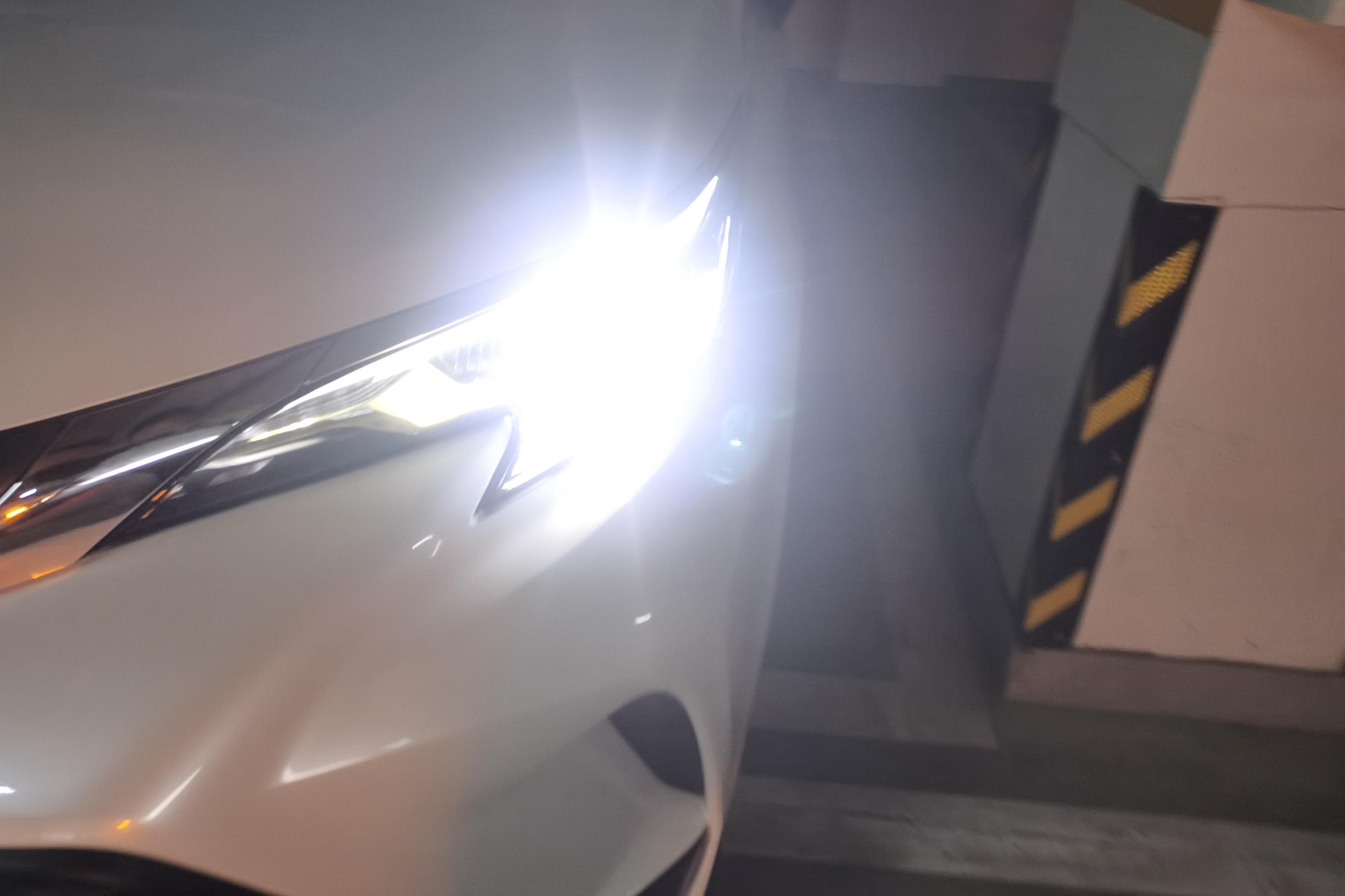 Toyota Granvia 2023 car image #3