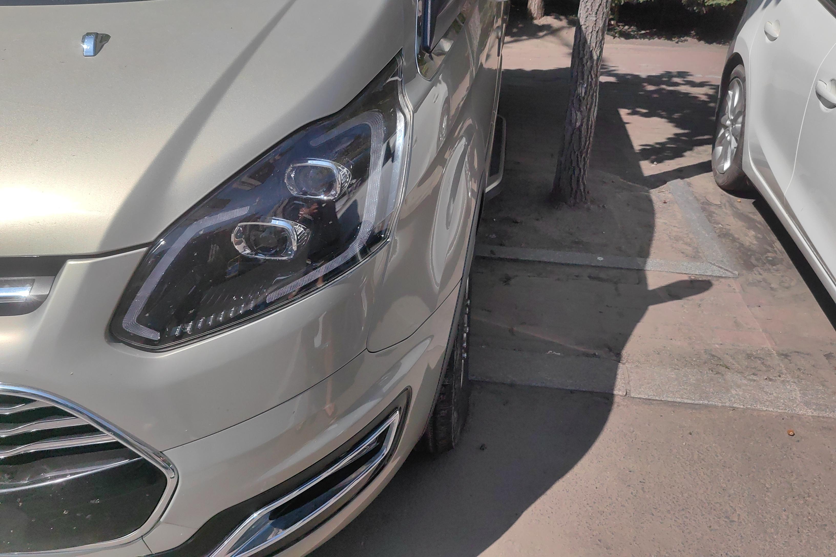 Ford Tourneo 2017 immagine di auto #3