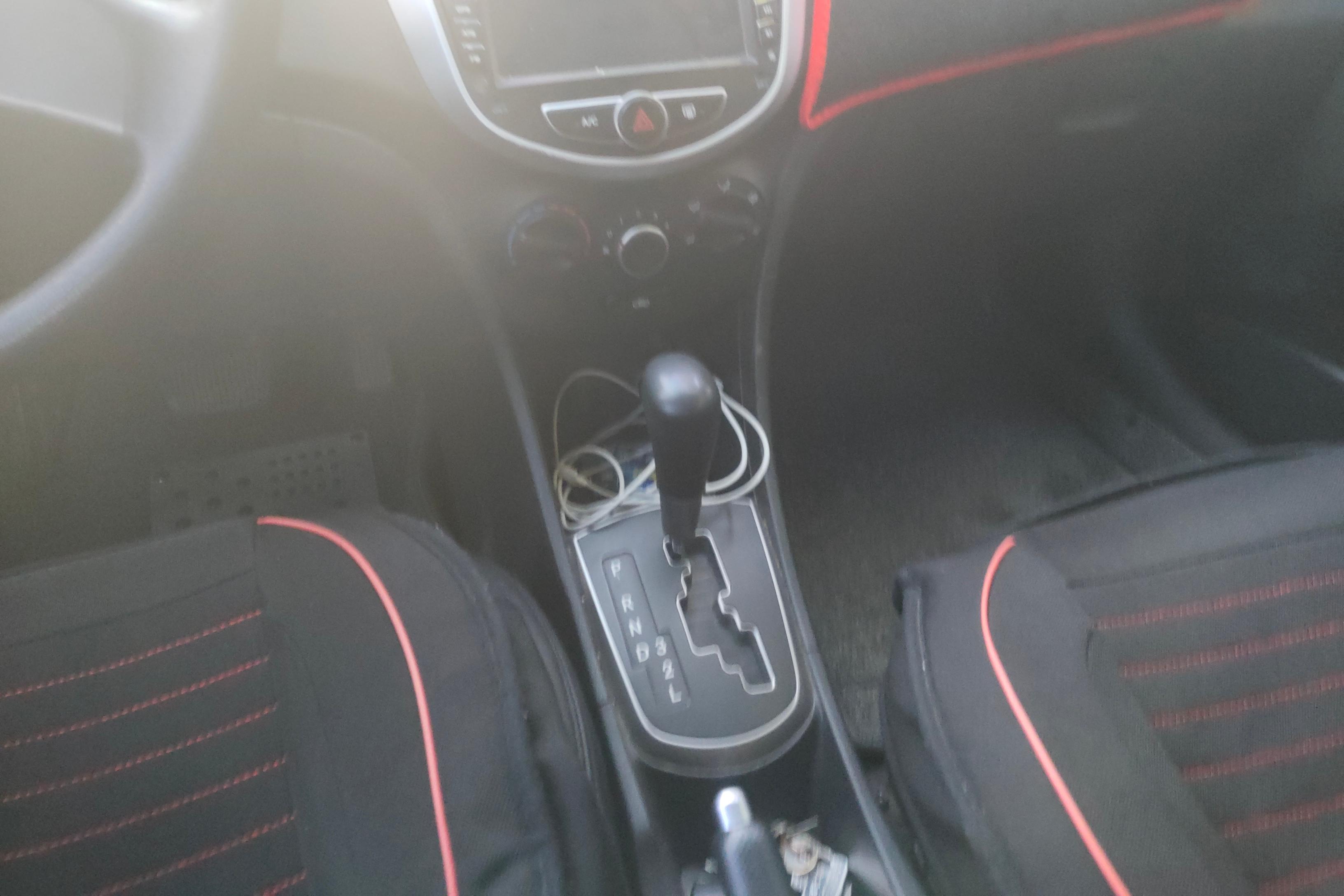 Hyundai Reina Hatchback 2014 #3 Hyundai Reina Hatchback 2014 immagine di auto #3