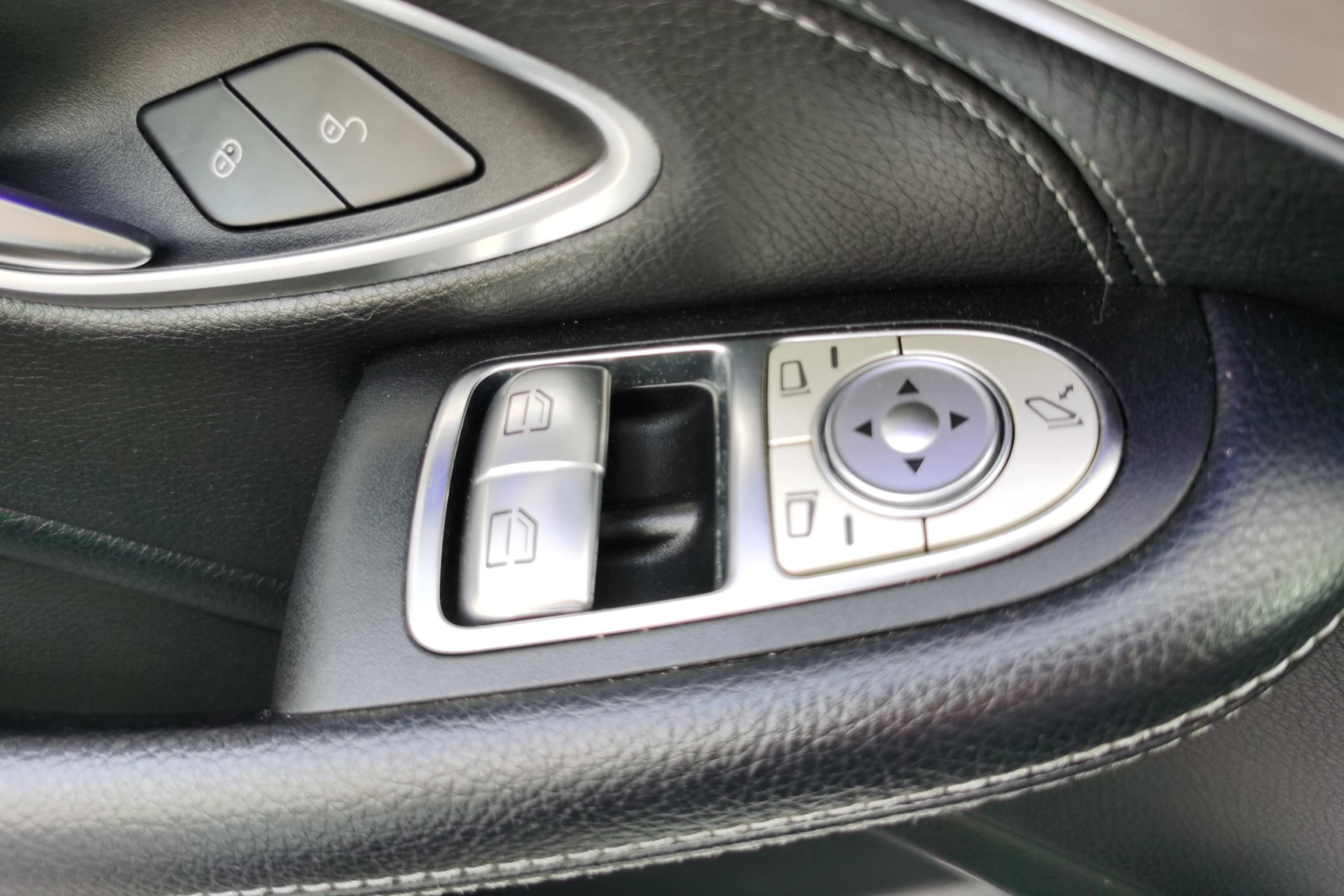 Mercedes-Benz C Class (Imported) 2018 #3 Mercedes-Benz C Class (Imported) 2018 car image #3