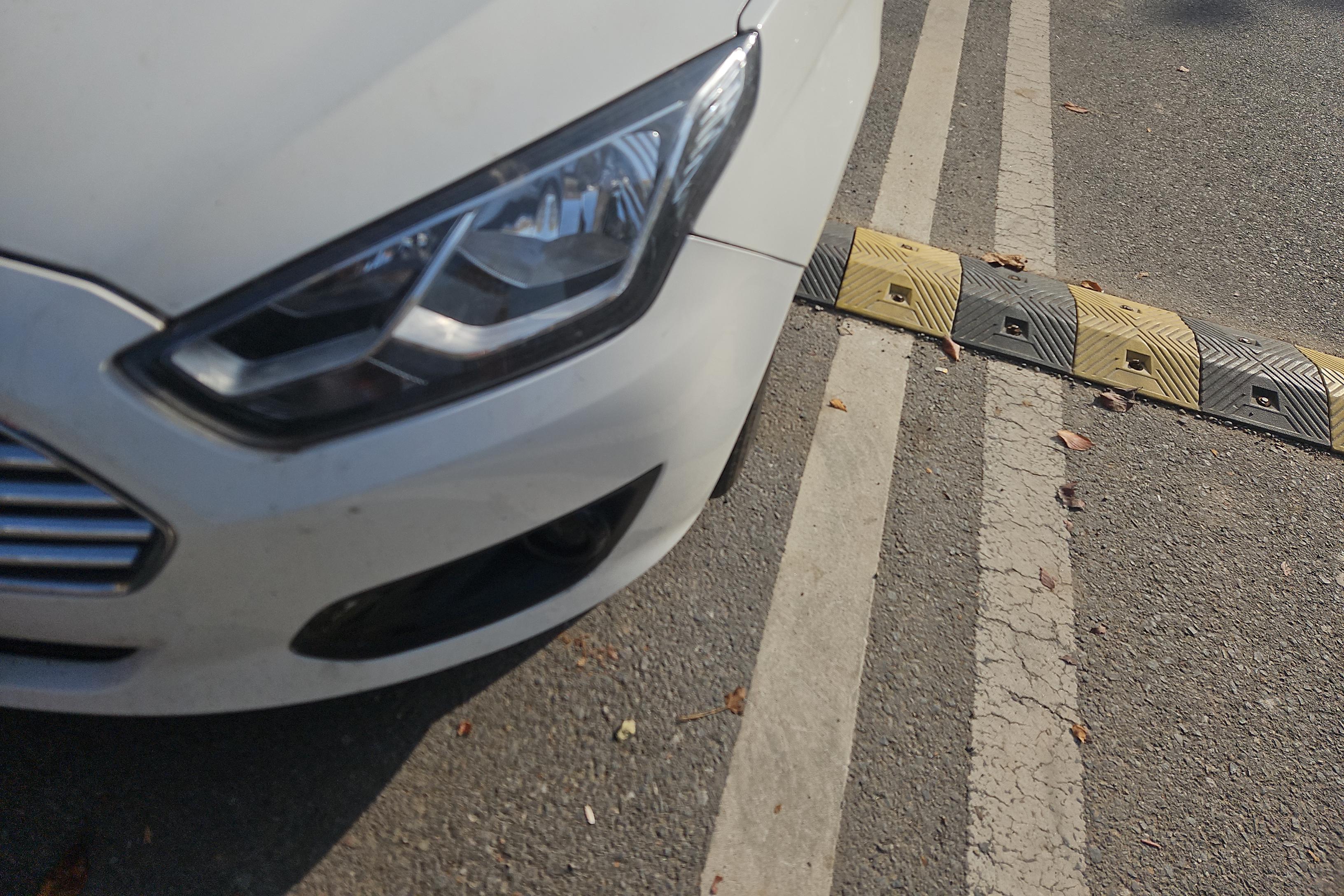 Ford Escort 2018 car image #3