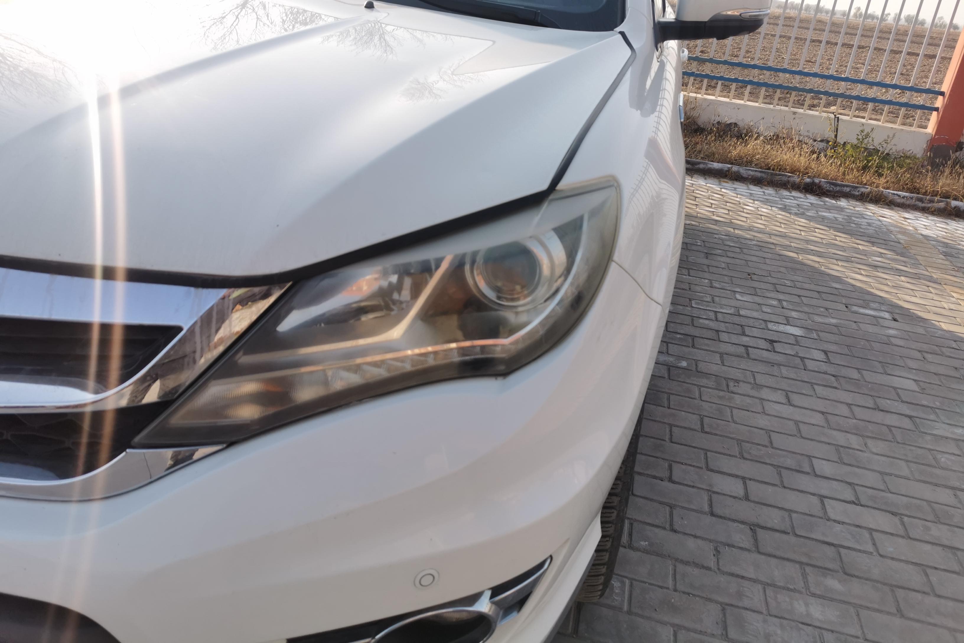 BYD Xia 2015 #3 BYD Xia 2015 car image #3