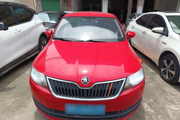 Skoda Rapid Spaceback 2015 car image #3