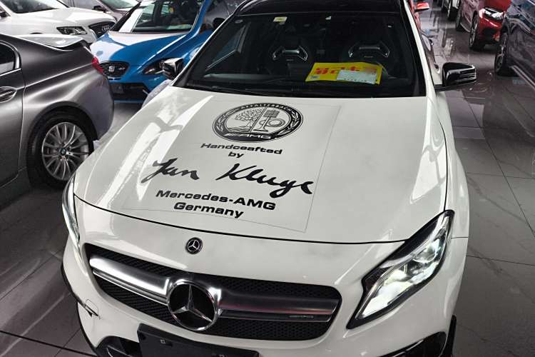 Mercedes-Benz GLA AMG 2019 car image #3