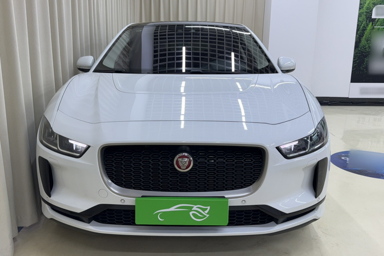 2019 car image #3
