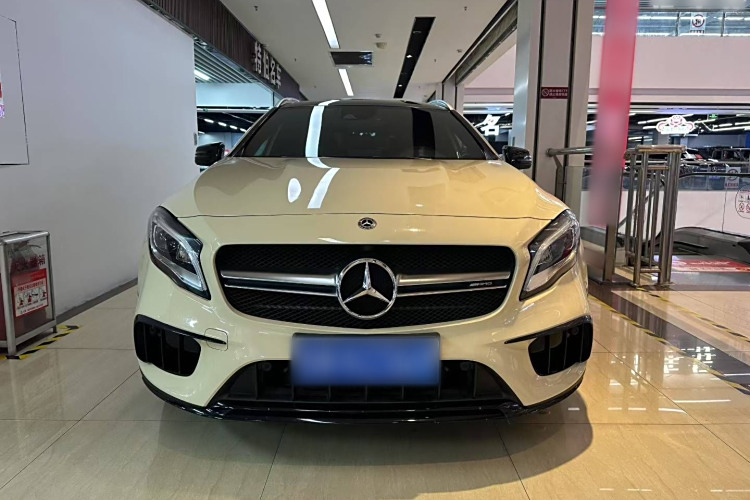 Mercedes-Benz GLA AMG 2018 car image #3