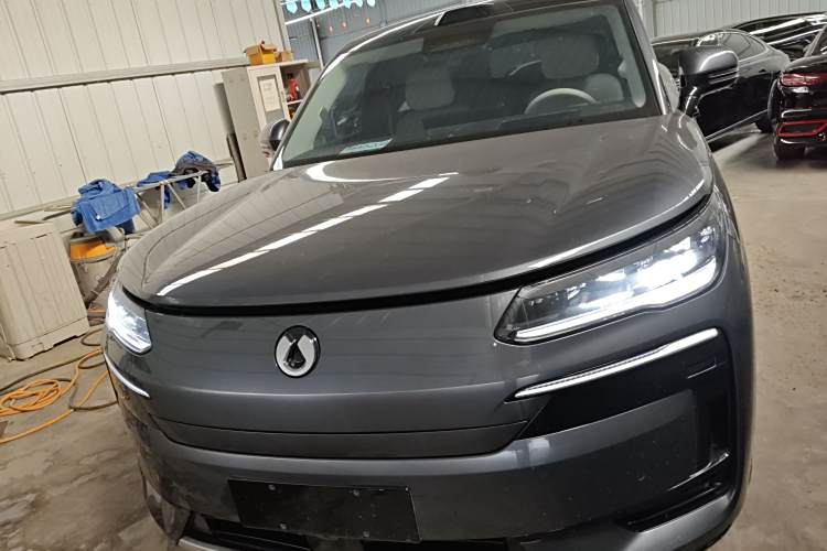 Denza N9 2025 #3 Denza N9 2025 car image #3