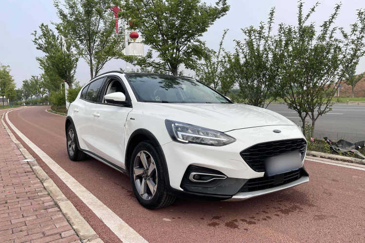 Ford Focus Active 2021 car image #3