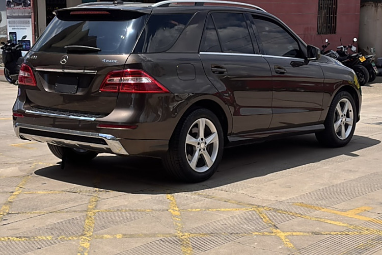 Mercedes-Benz M Class 2015 car image #3