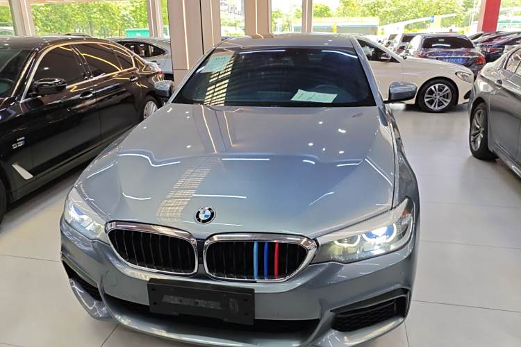 BMW 5 Series (Imported) 2018 #3 BMW 5 Series (Imported) 2018 car image #3