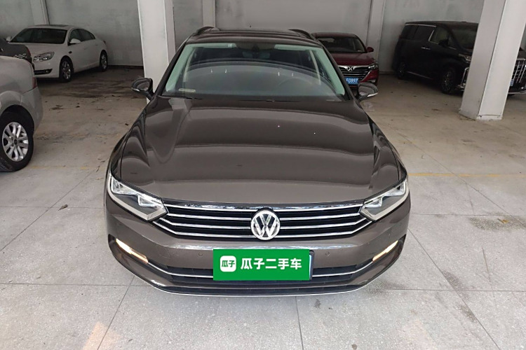 Volkswagen Passat Variant 2018 immagine di auto #3