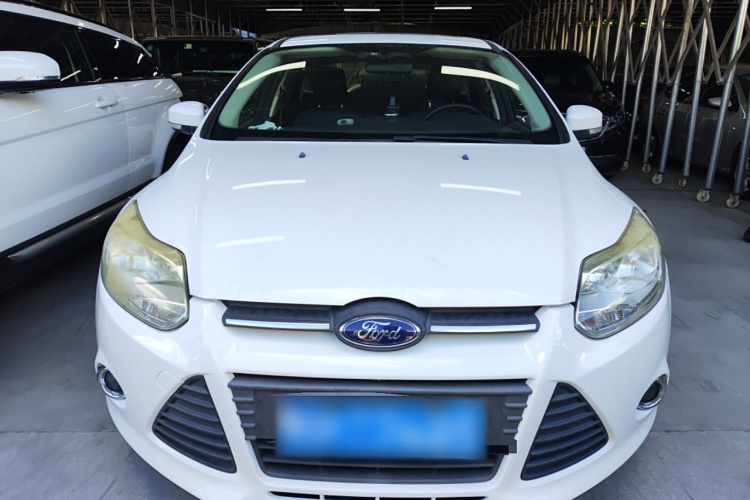Ford Focus (Imported) 2014 car image #3