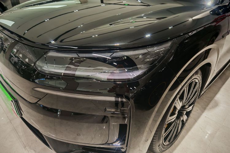 Denza N9 2025 car image #3