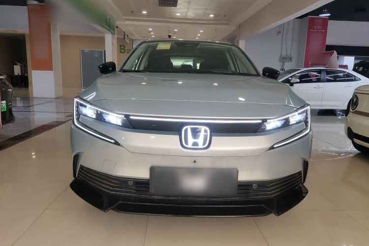 Honda e:NP2 car image #3