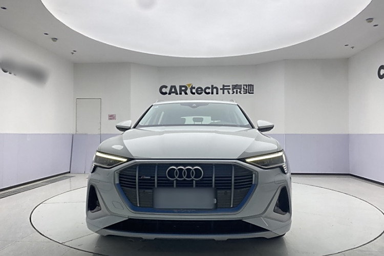 Audi e-tron #3 Audi e-tron car image #3