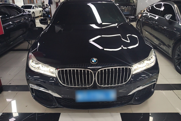 BMW M760Le 2019 car image #3