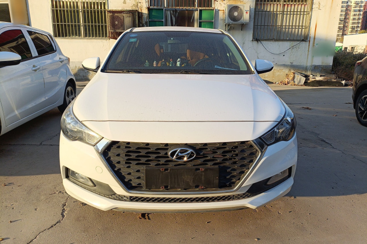 Hyundai Verna RV 2017 car image #3