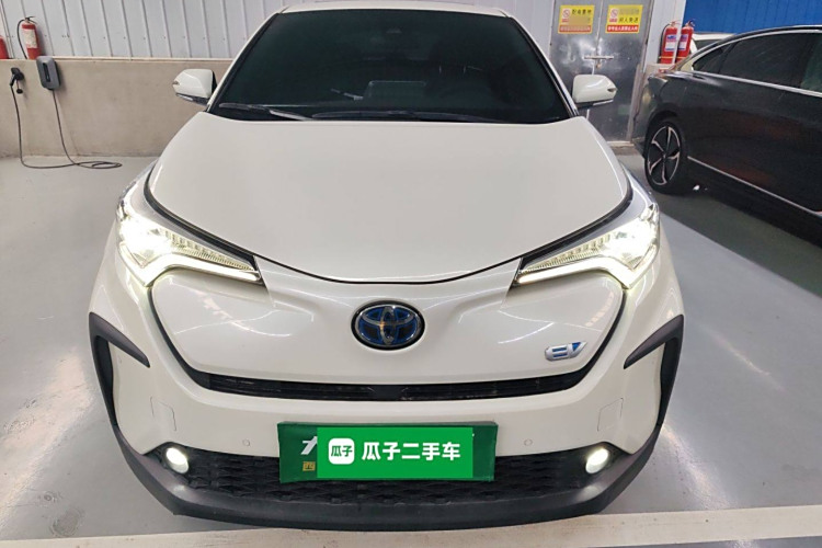 Toyota C-HR EV 2020 immagine di auto #3