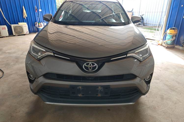 Toyota RAV4 (Imported) 2017 #3 Toyota RAV4 (Imported) 2017 immagine di auto #3