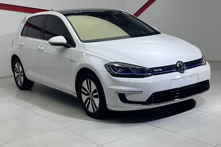 Volkswagen Golf Pure Electric 2020 car image #3