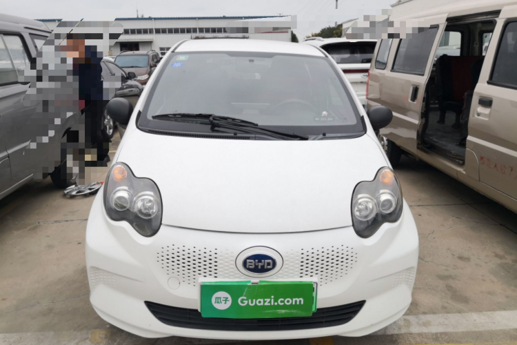 BYD e1 2019 #3 BYD e1 2019 car image #3