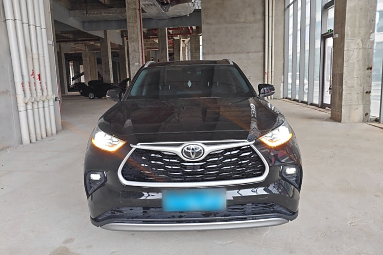 Toyota Highlander (Imported) 2024 car image #3