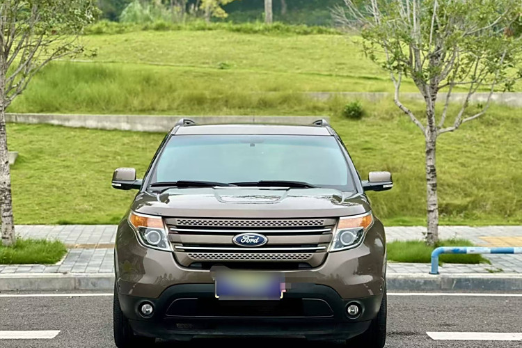 Ford Explorer (Imported) 2015 #3 Ford Explorer (Imported) 2015 car image #3