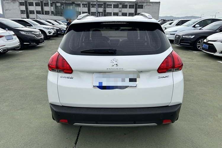 Peugeot 2008 2016 صورة سيارة #3