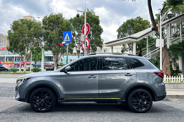 Roewe RX5 New Energy 2021 изображение автомобиля #3